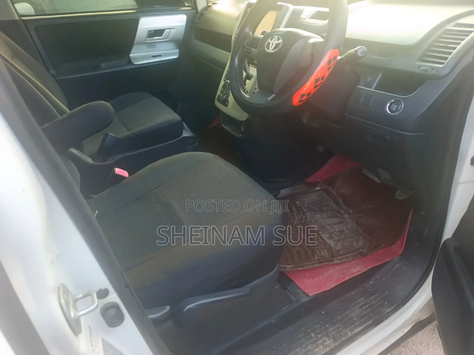 Toyota Noah 2012 White