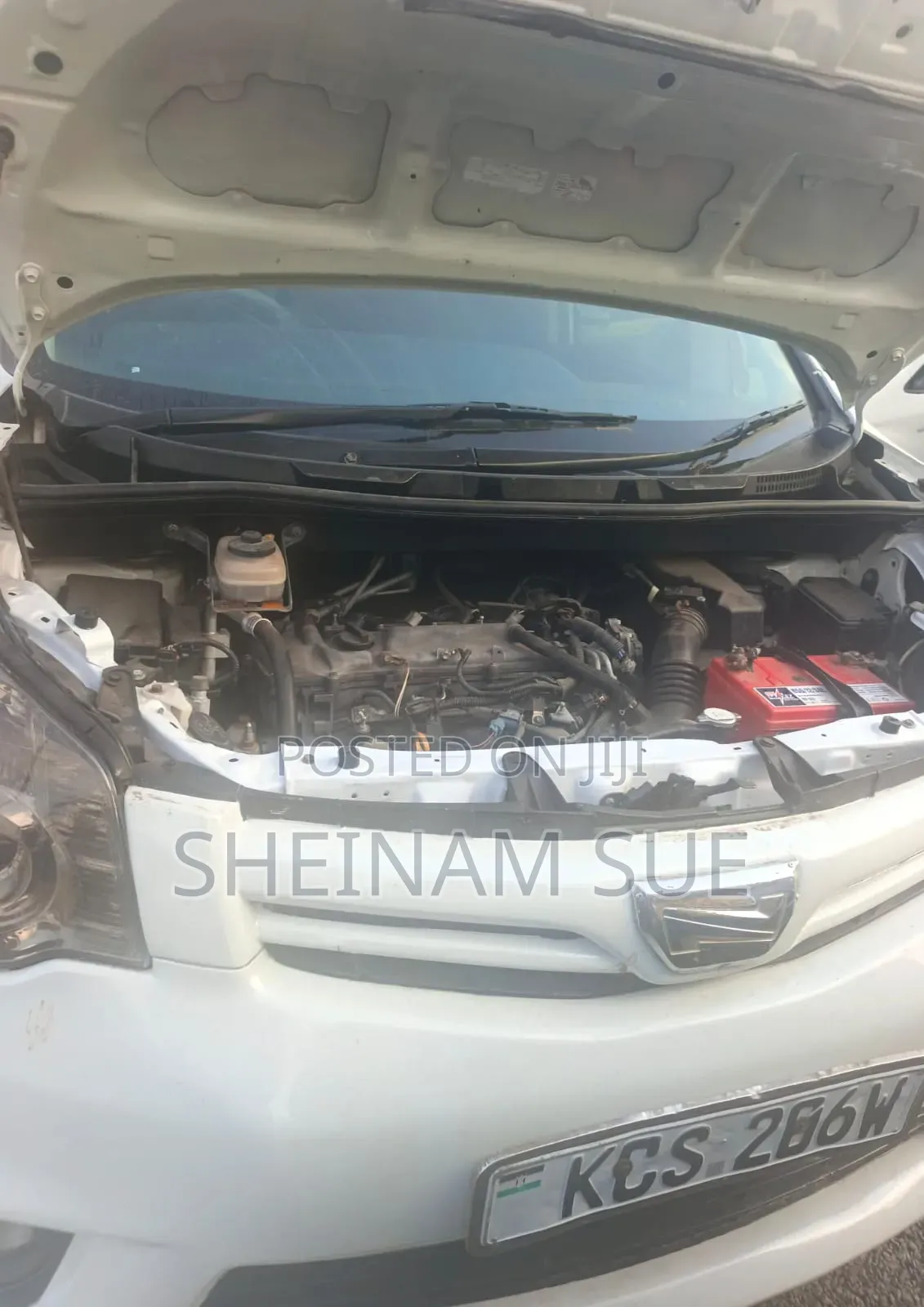 Toyota Noah 2012 White