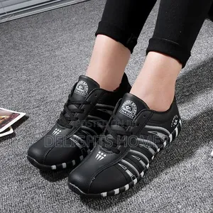 Women's Soft Breathable Sneakers_re