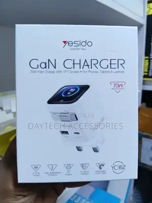 Yesido YC162 GaN Charger With TFT Display to Monitor Charging Power.