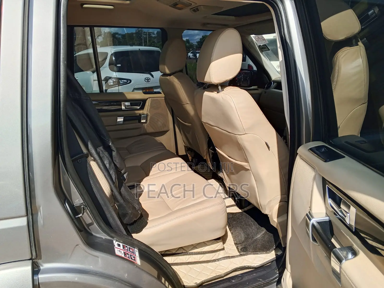 Land Rover Discovery 2010 Gray