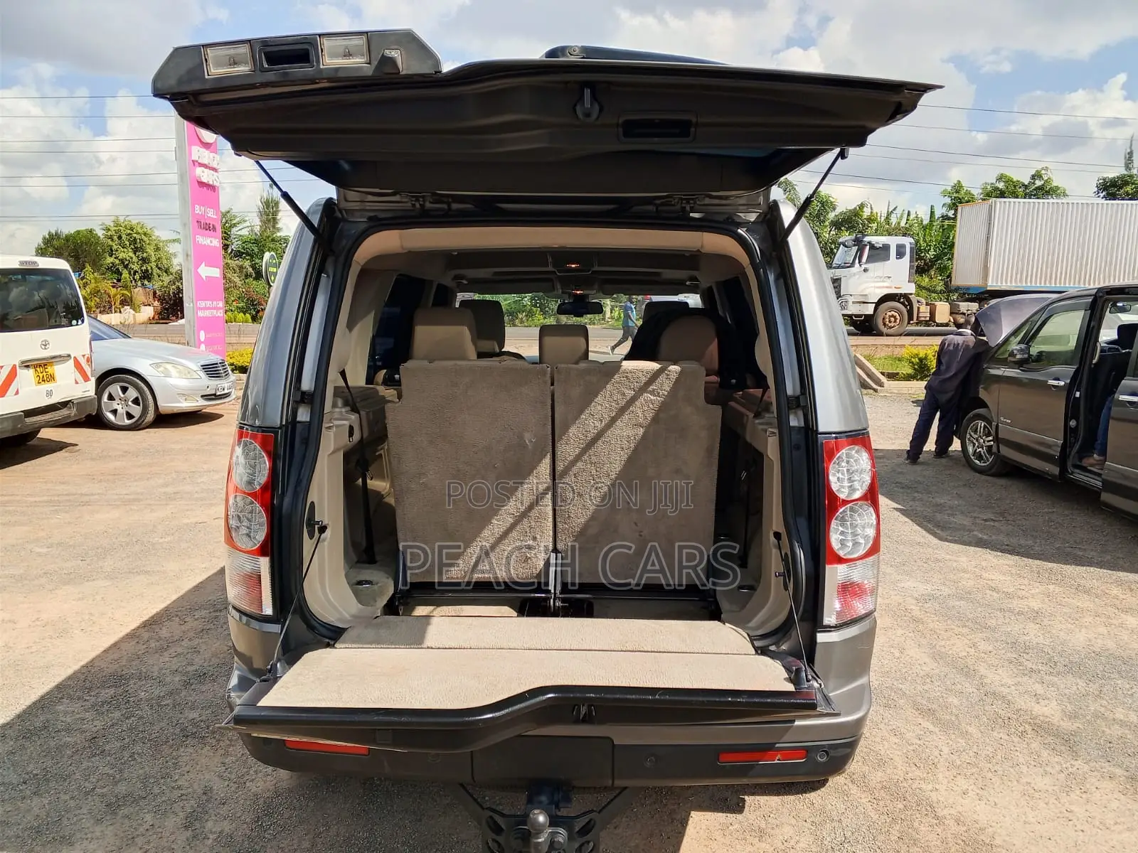 Land Rover Discovery 2010 Gray