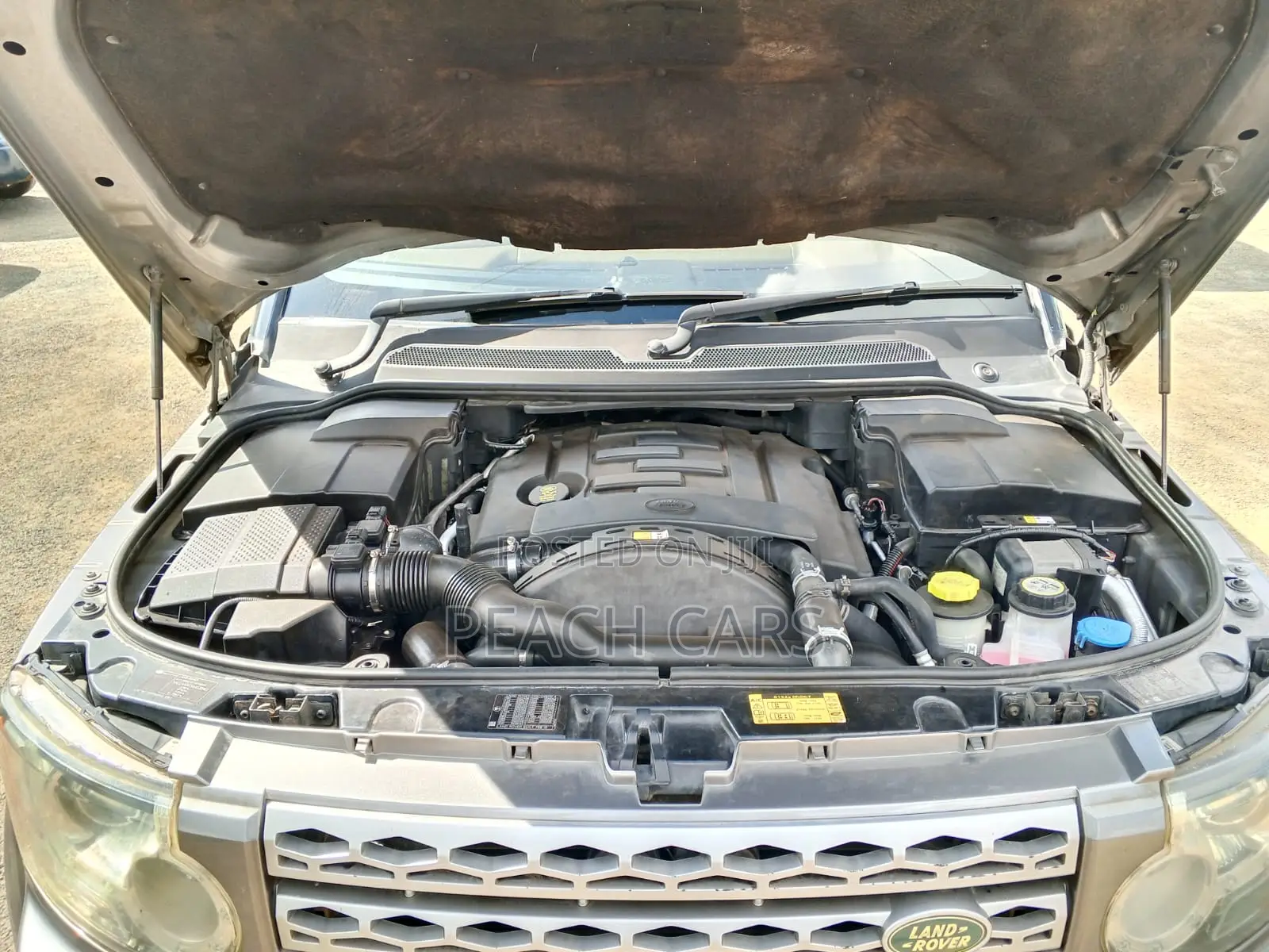 Land Rover Discovery 2010 Gray