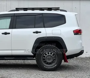 Toyota Land Cruiser 2023 White