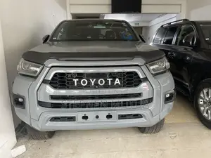 Toyota Hilux Revo Double Cab Deisel 2.4 AWD 2022 Gray