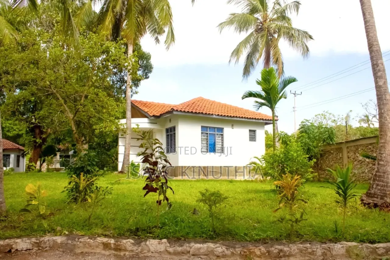 1 Bedroom Airbnb in Diani