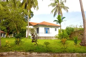 1 Bedroom Airbnb in Diani
