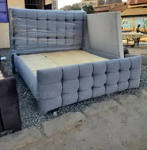 6x6 Chester Bed Tufted Design