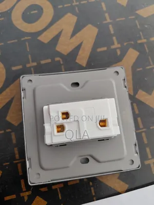 British Standard 1 Gang 2 Way Switch
