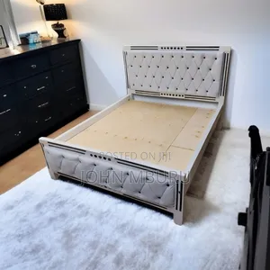 Pure White With Black Frame and Dot's 5*6