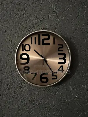 30cm Wall Clock With a Modern and Elegant Design