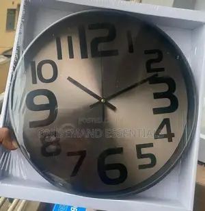 30cm Wall Clock With a Modern and Elegant Design