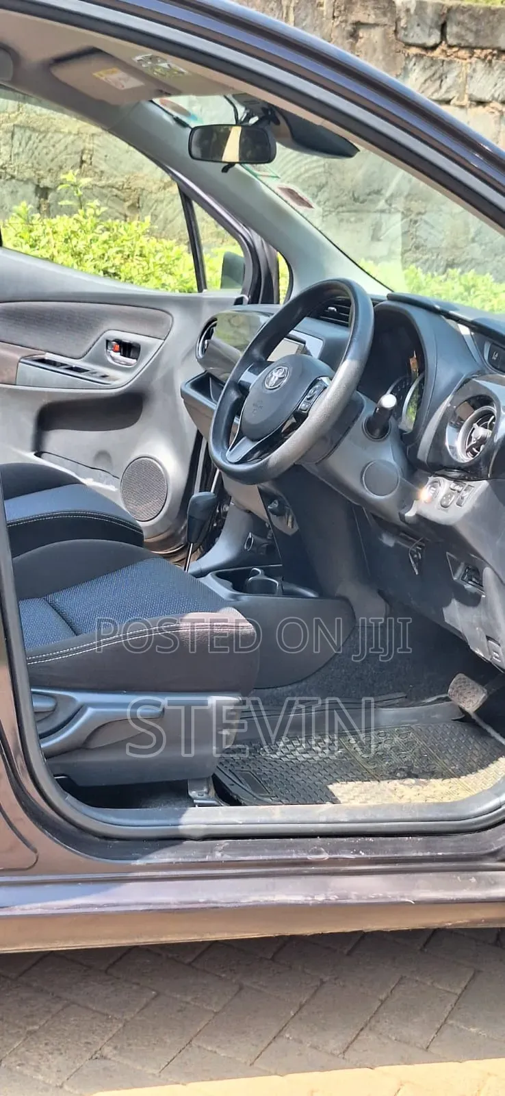 Toyota Vitz 2018 Black
