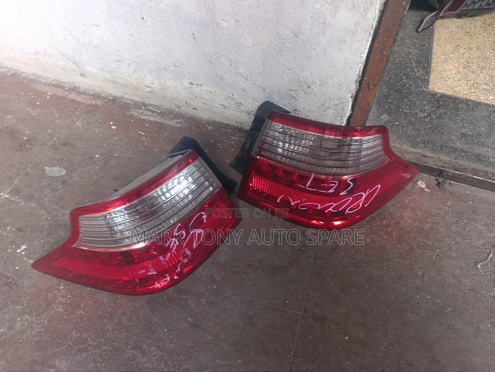 Crown 2007 Body Backlight 