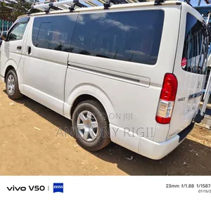 Toyota HiAce 2019 White