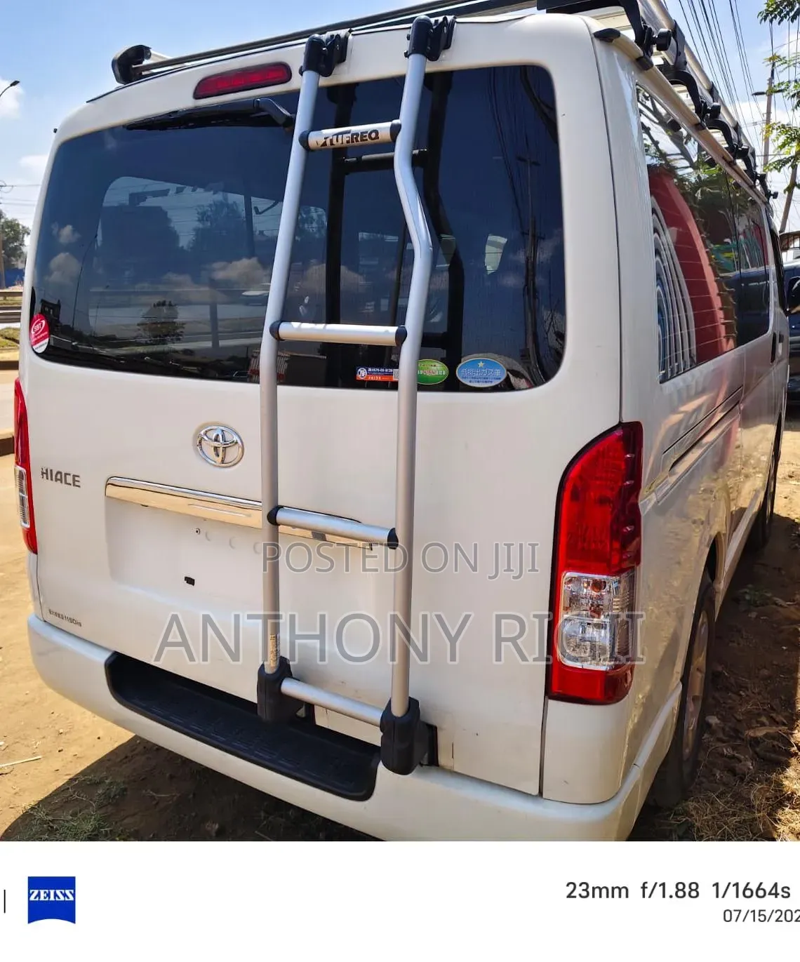 Toyota HiAce 2019 White