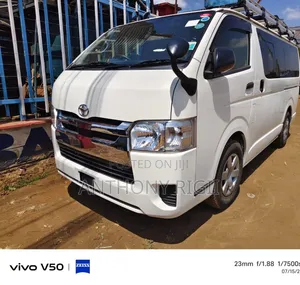 Toyota HiAce 2019 White