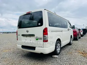 Toyota HiAce 2020 White