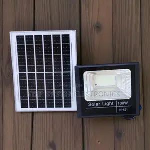 100w Solar Floodlight Ip66 Waterproof With High Brightness Solar Panel