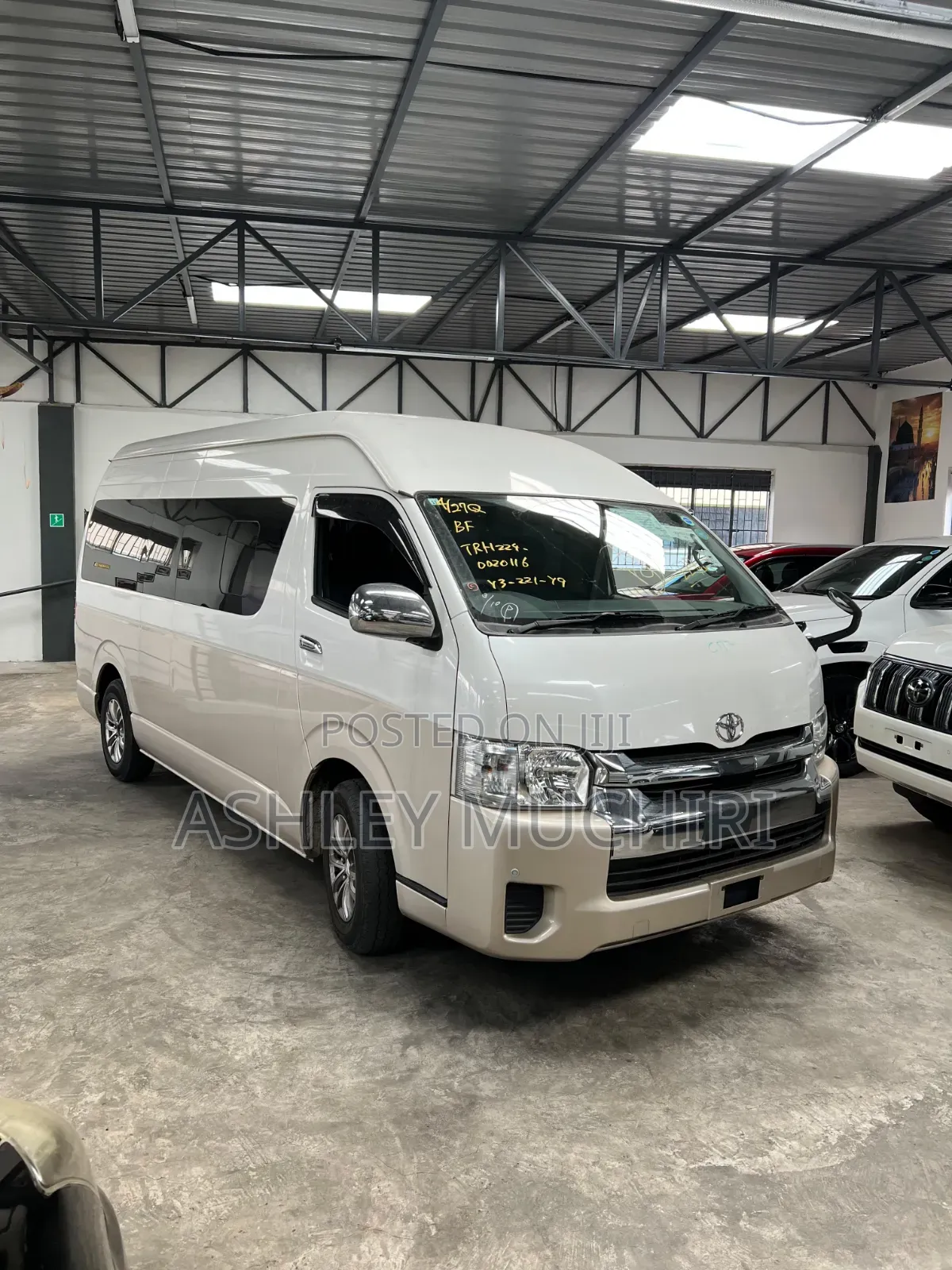 Toyota HiAce 2018 White