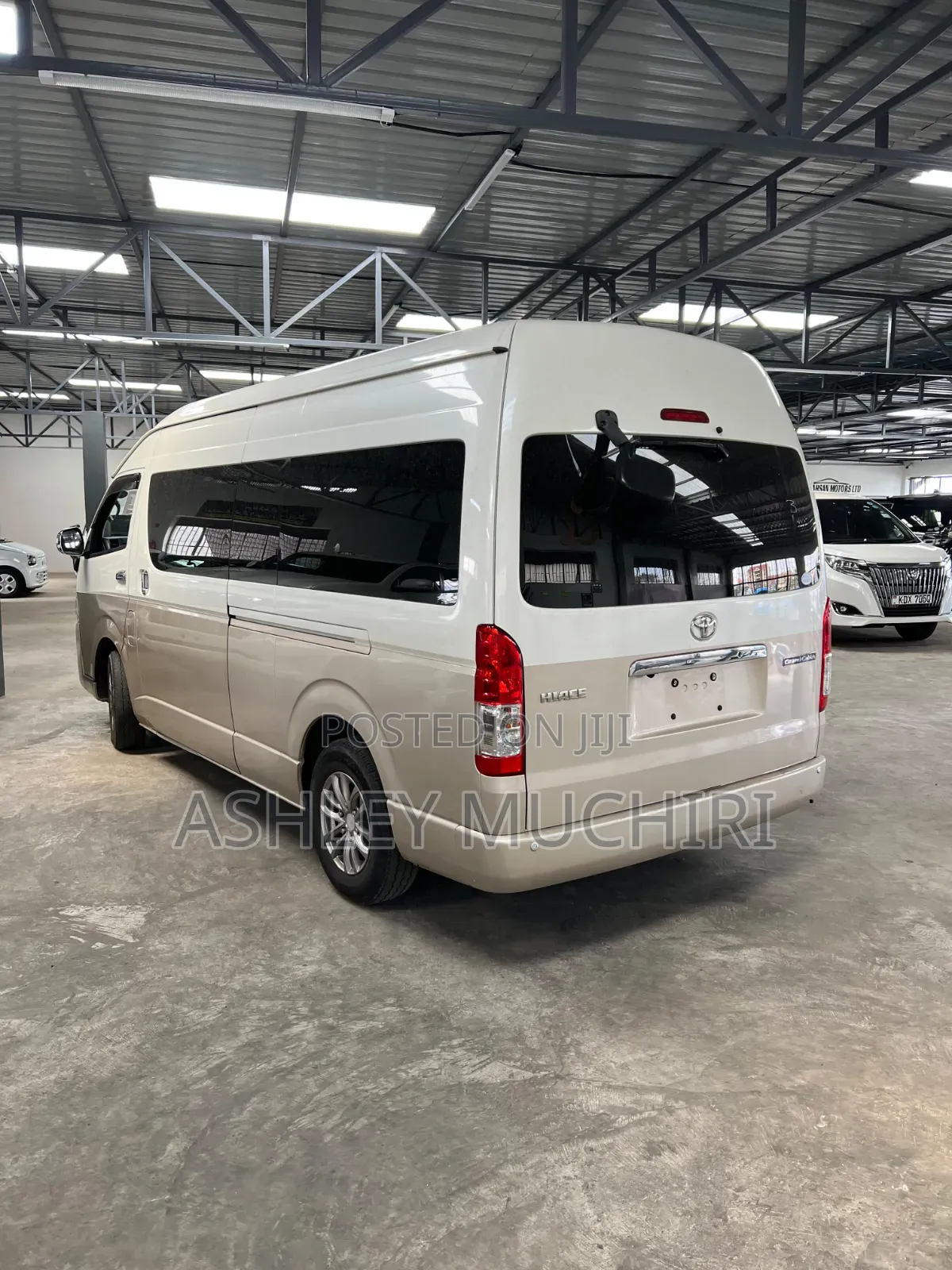 Toyota HiAce 2018 White