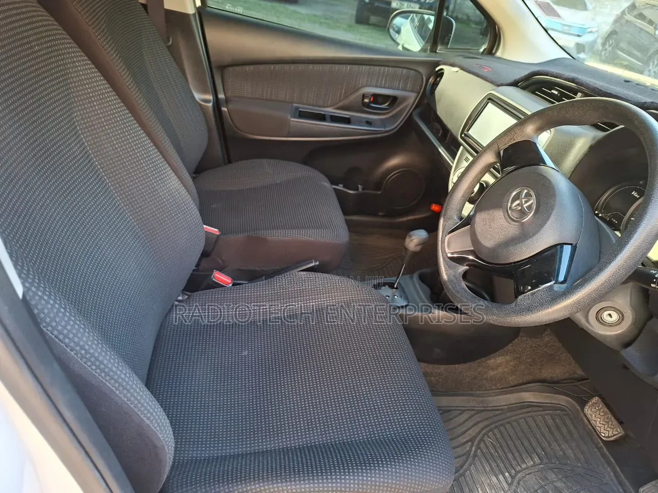Toyota Vitz 2017 White