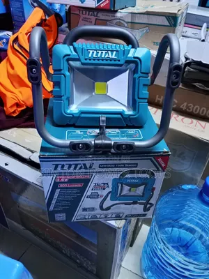 600 Lumens Total Cordless Work Lamp