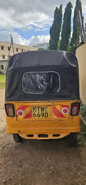 Piaggio Scooter 2019 Yellow