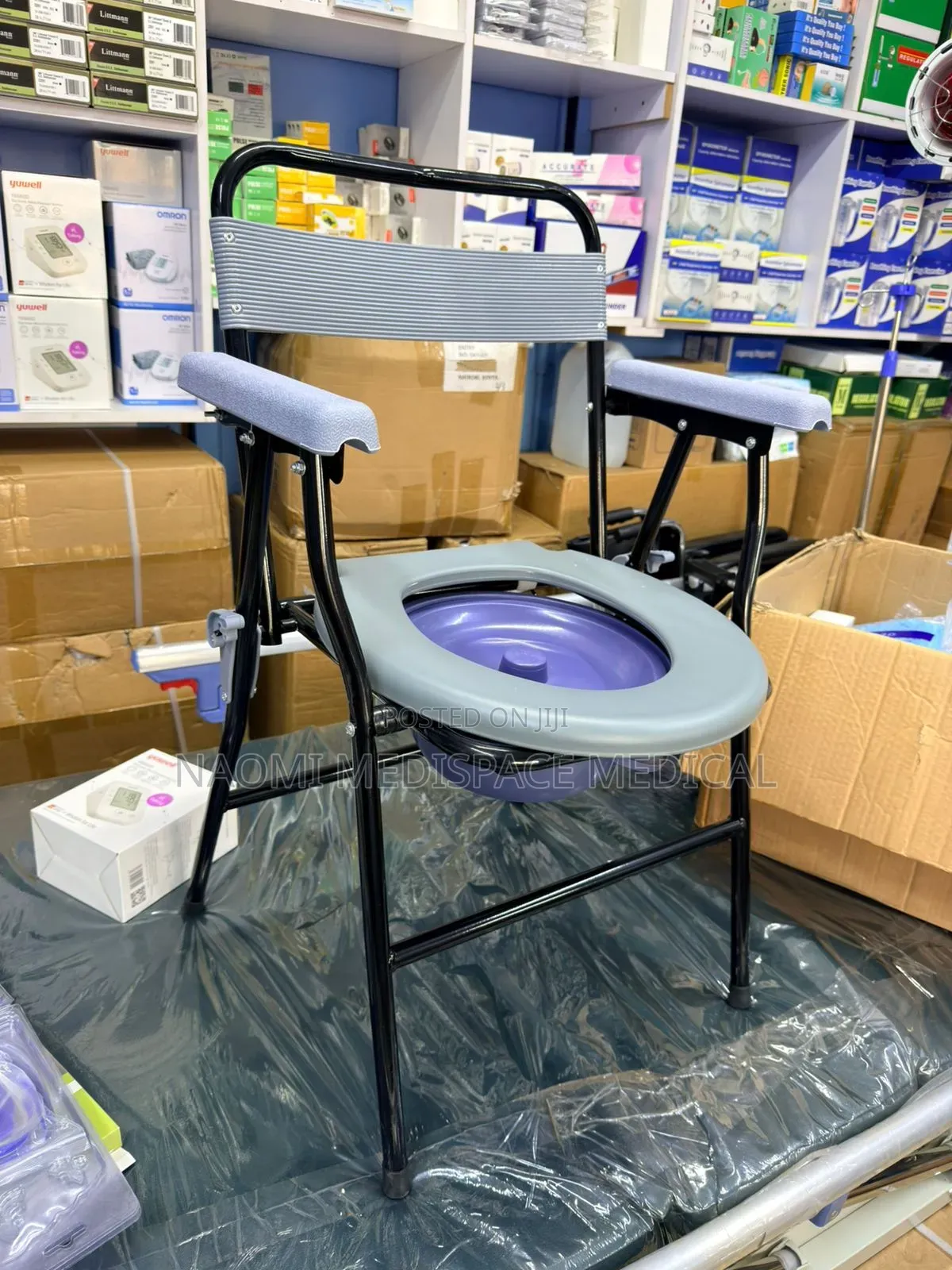 Comfortable Foldable Commode Chair With Backrest and Armrest
