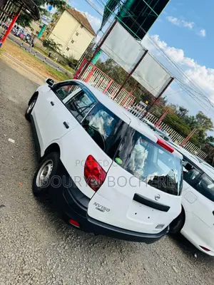 Nissan Advan 2018 White