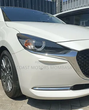 Mazda 2 2019 White