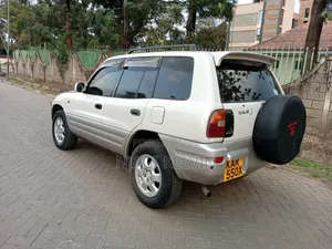Toyota RAV4 Automatic 2000 Pearl