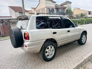 Toyota RAV4 Automatic 2000 Pearl