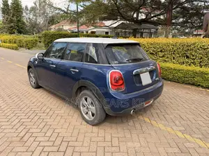 Mini Cooper 2017 Blue