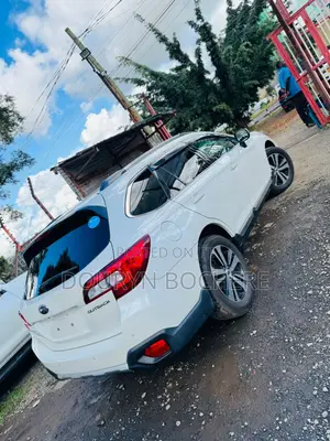 Subaru Outback 2018 White