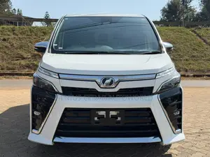 Toyota Voxy 2019