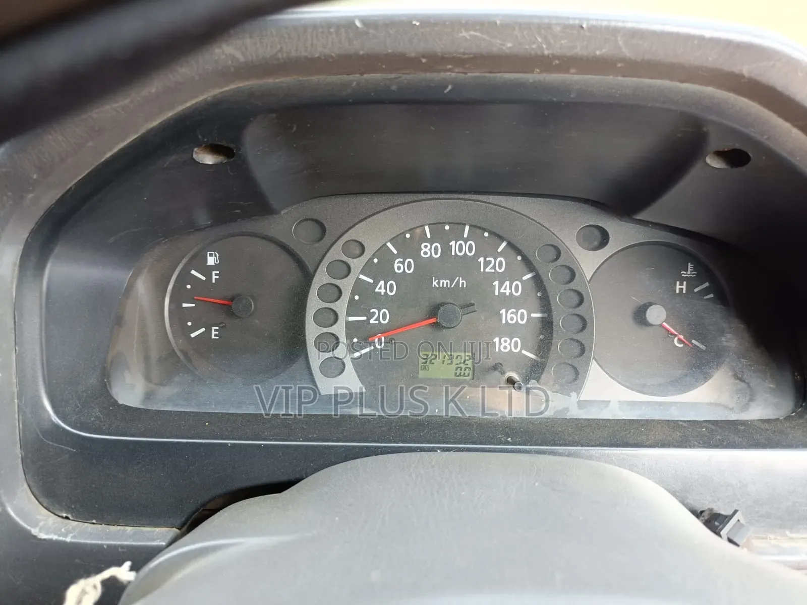 Nissan Caravan (Urvan) 2002 White