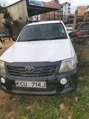 Toyota Hilux 2013 White