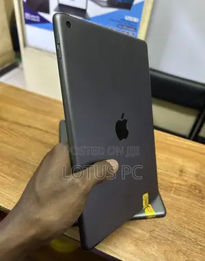 Apple iPad 10.2 (2021) 64 GB Gray
