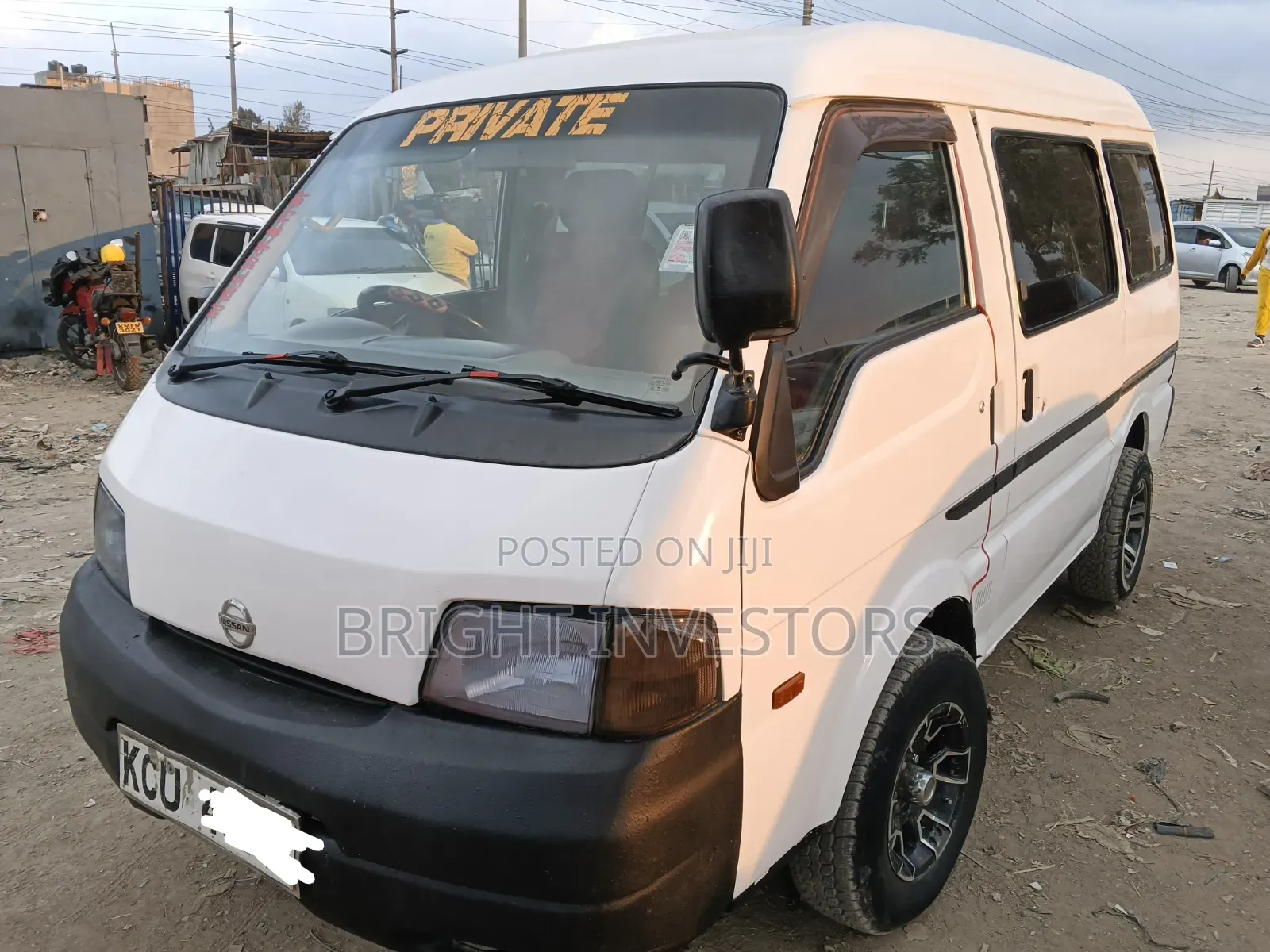 Nissan 100 2013 White