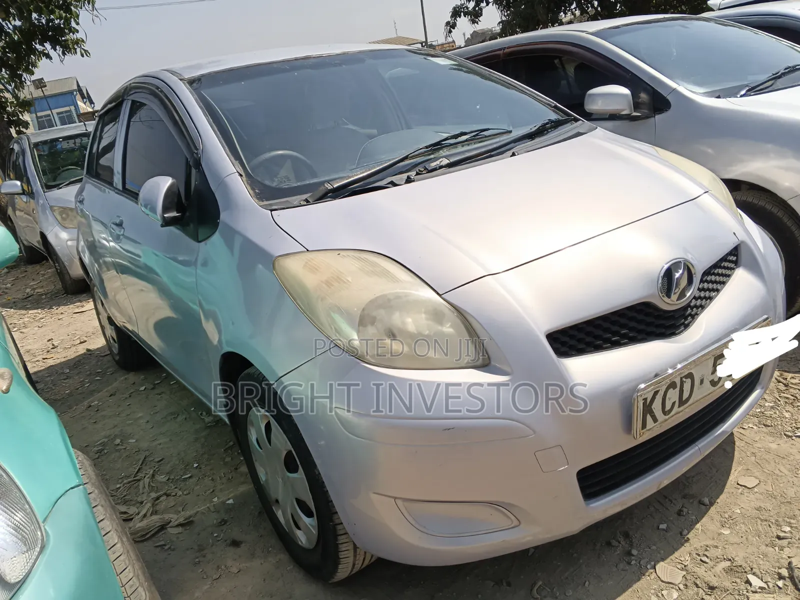 Toyota Vitz 2011 Gray