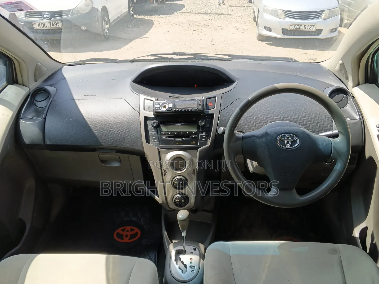 Toyota Vitz 2011 Gray