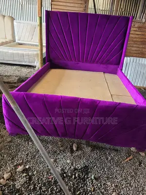 4x6 Chester Bed – Luxurious Purple Velvet