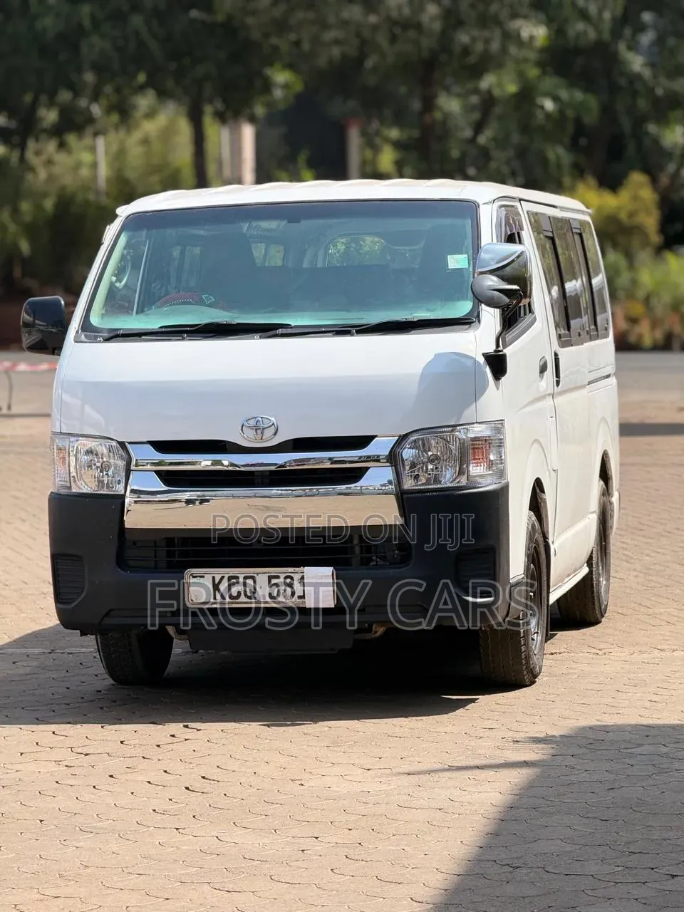 Toyota HiAce 2011 White