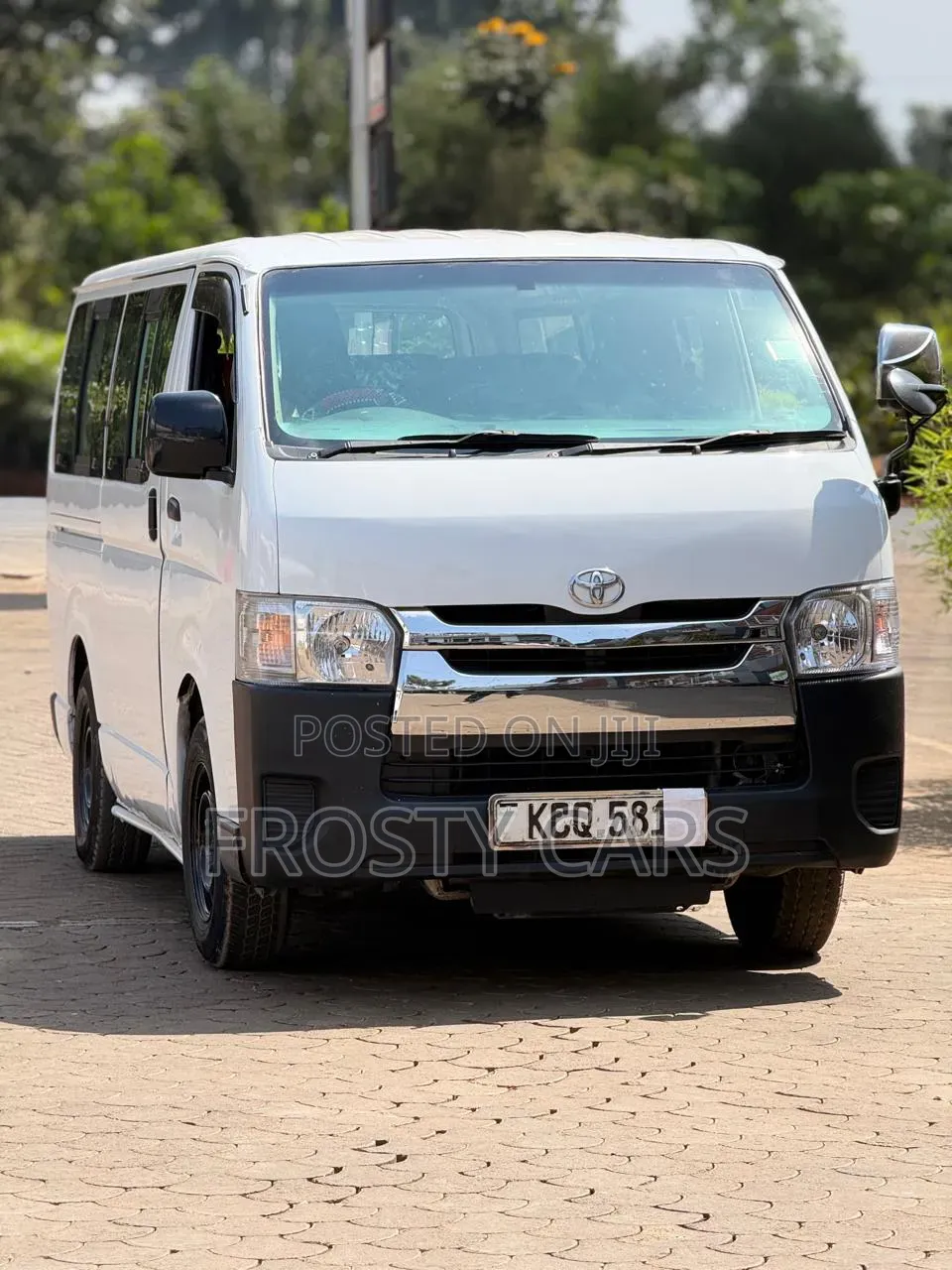 Toyota HiAce 2011 White