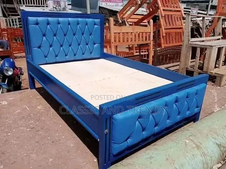 4x6 Blue Mocket Bed