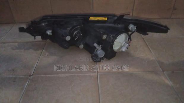 Headlight Toyota Estima - thumbnail 4