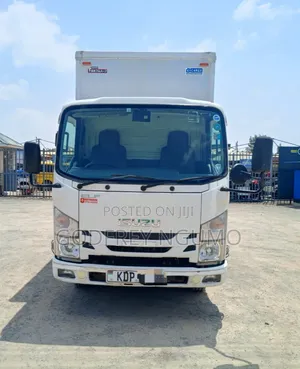Isuzu Canter 2015 White