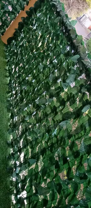 Dust Trapping Artificial Green Privacy Fence for Balcony