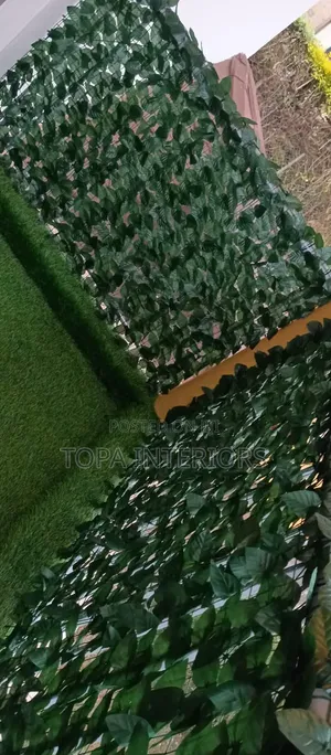 Dust Trapping Artificial Green Privacy Fence for Balcony